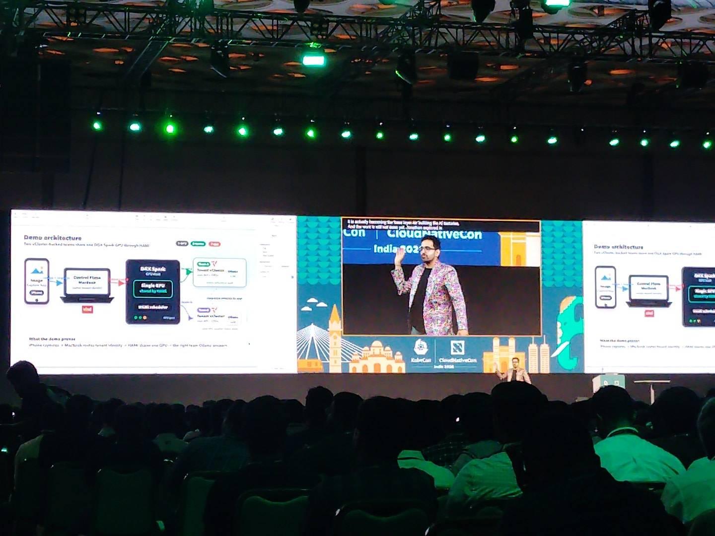 Saiyam Pathak presenting the HAMi GPU sharing demo during the KubeCon India keynote